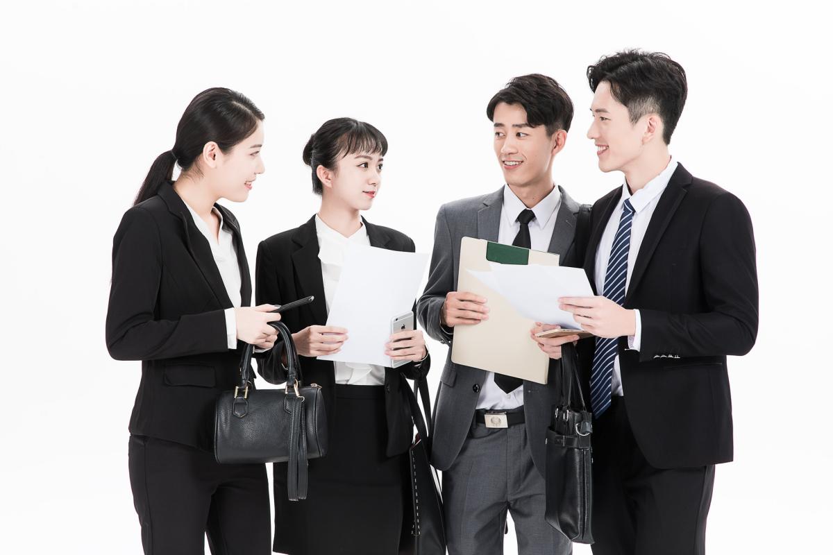 摄图网_501059209_banner_求职中互相交流的白领们（企业商用）