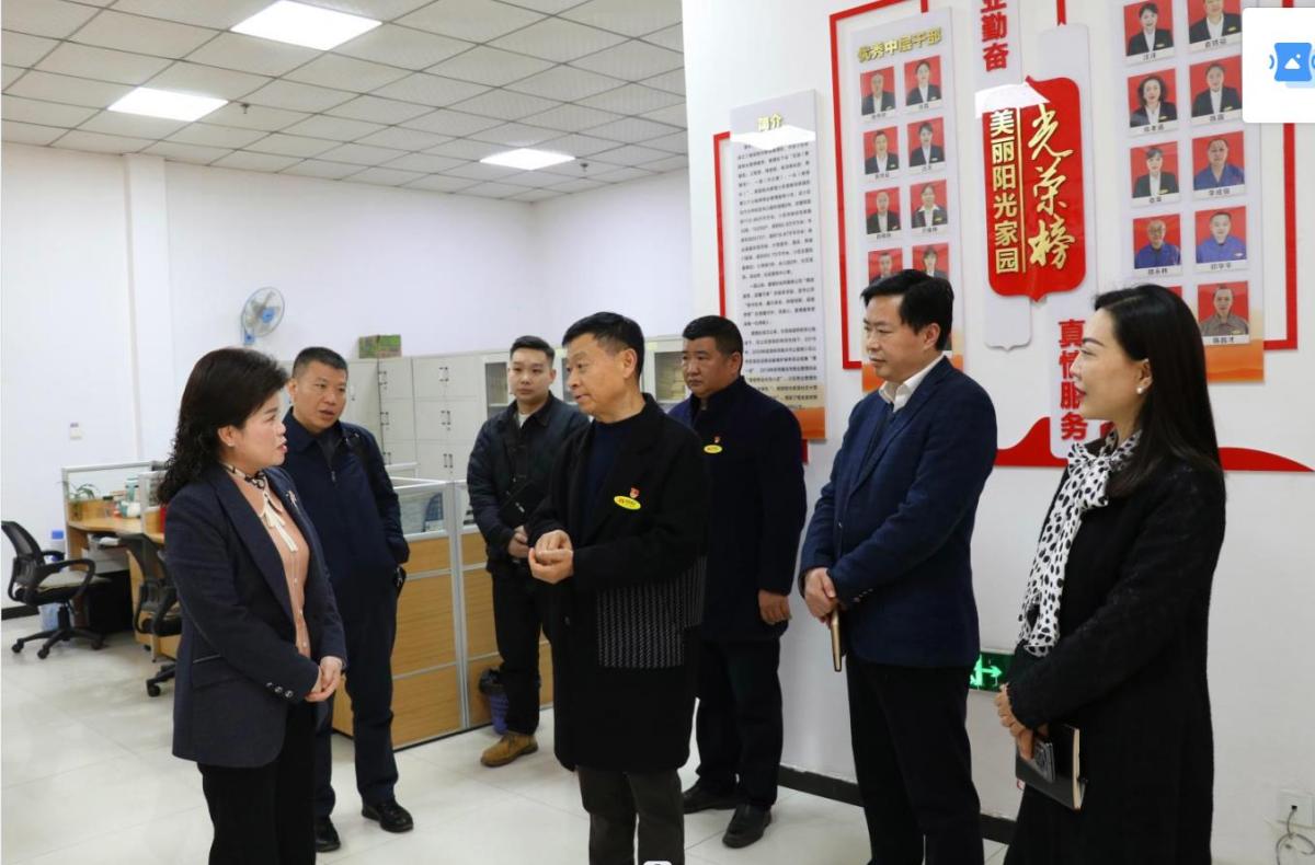 重庆市沙坪坝区人大常委会副主任走进洪泉倾听企业心声